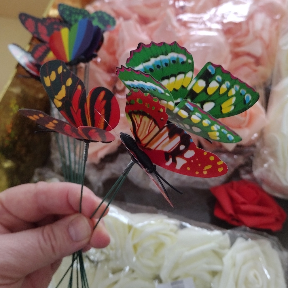 Lot of Assorted Artificial Foam Rose Flower Heads and Butterflies Accents. - Picture 3 of 6